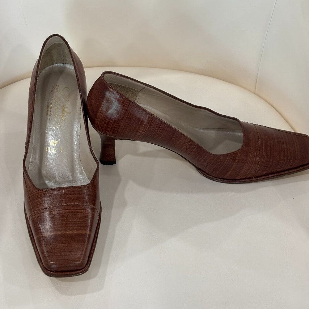 Vintage Lisseth Handcrafted Leather Pumps, Size 7, BRAND‎ NEW